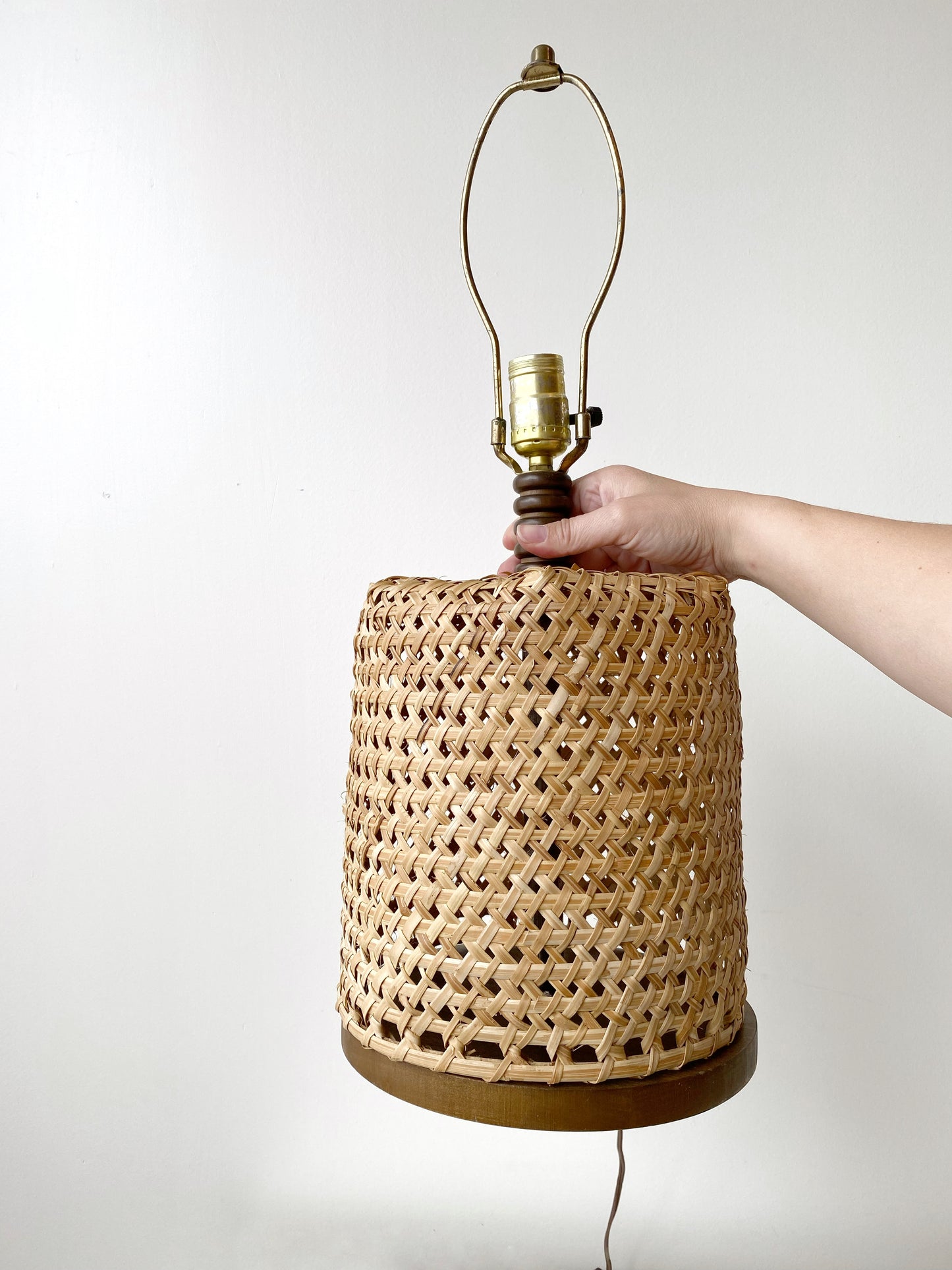 Vintage Woven Wicker Table Lamp