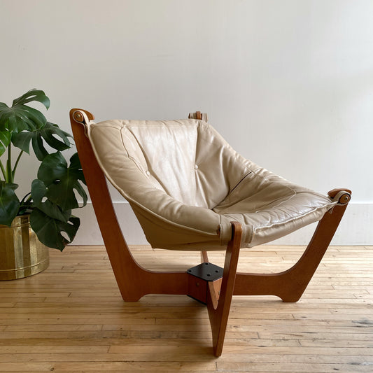 "LUNA" Low Back Leather Chair