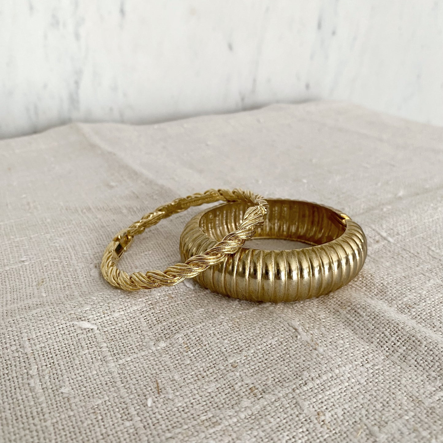 Vintage Gold Ribbed Clip Bracelet