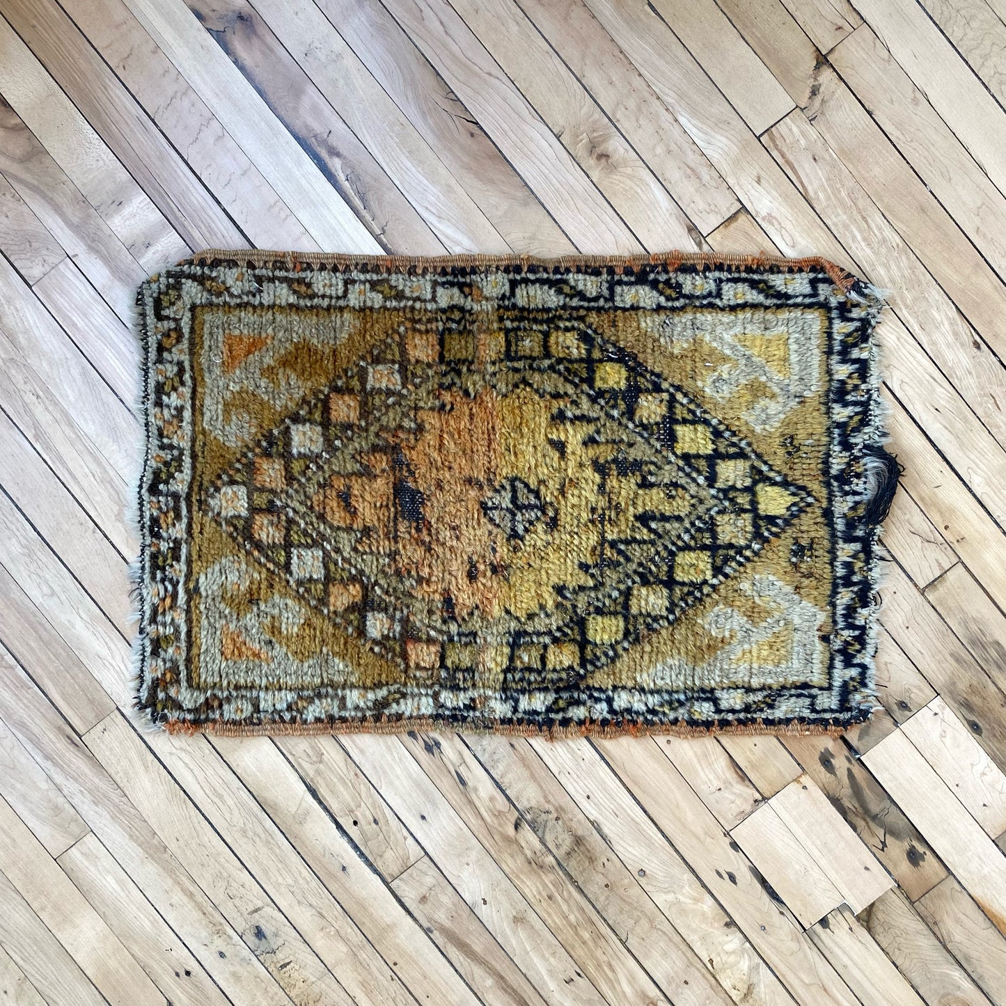 Mini Rug #1 (15” x 22.5”)