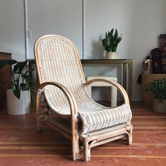 Vintage Wicker Lounger with Footrest