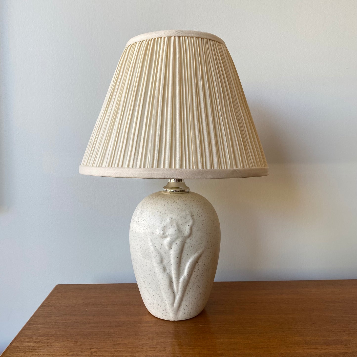 Petite Vintage Ceramic Lamp with Iris