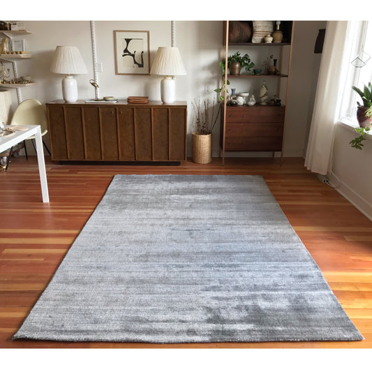 "LONDON" Wool Rug (5.7 x 8.7)