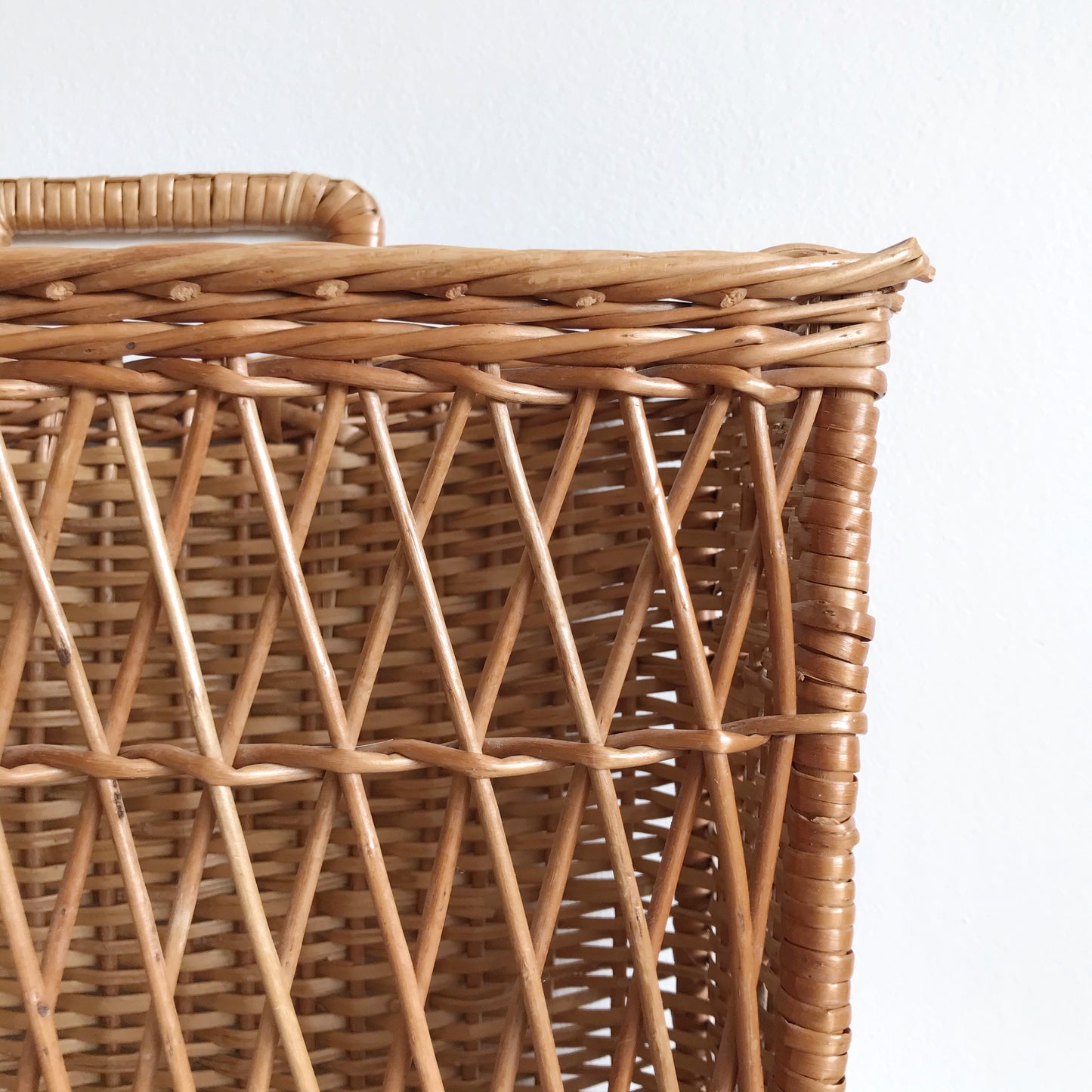 X-Large Wicker Wall Basket Organizer