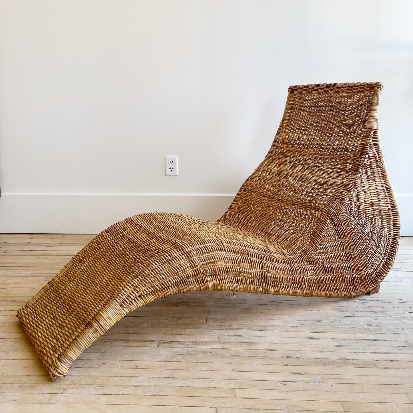 Vintage Sculptural Wicker Chaise Lounge Chair
